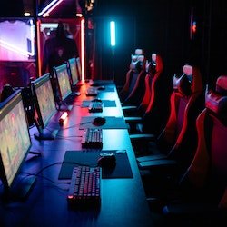 The Rise of E-Sports: A Look at the Intersection of Gaming and Competitive Sports