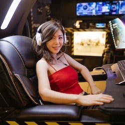 The Rise of Women in E-Sports: Breaking Barriers and Challenging Stereotypes